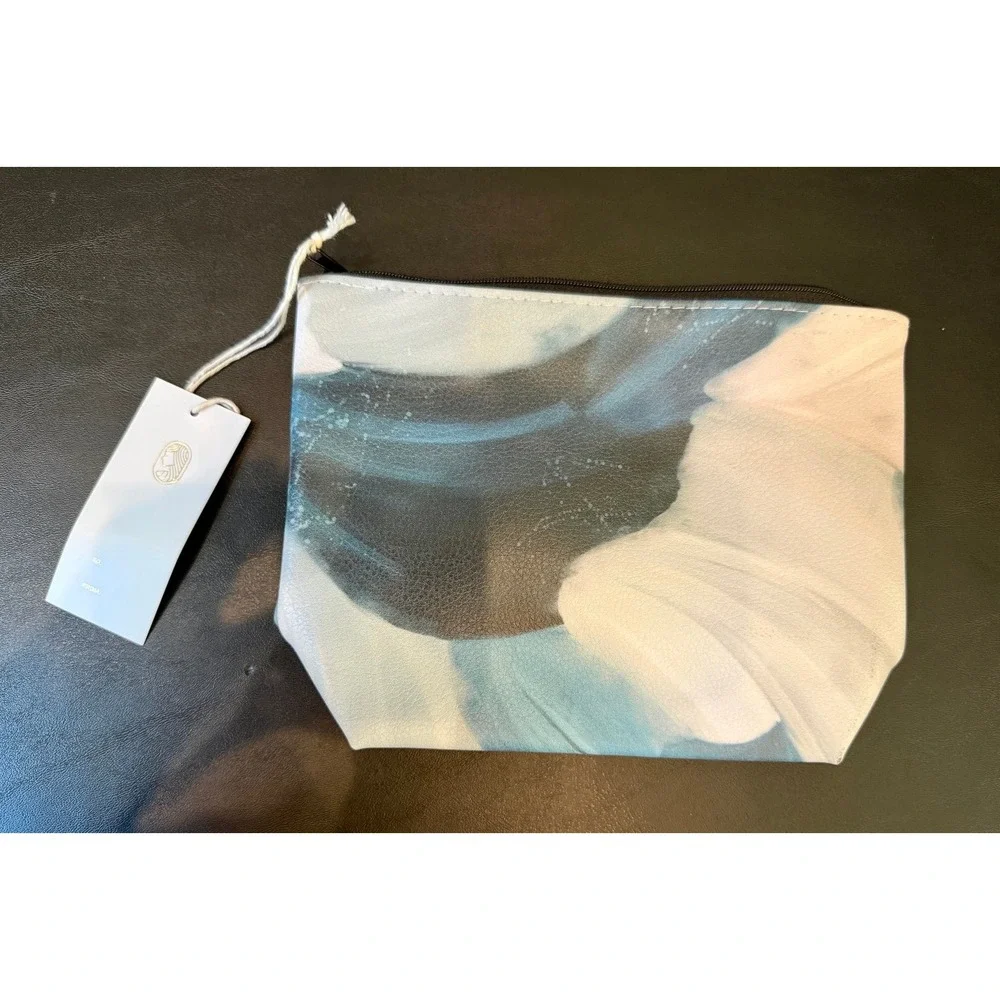 NEW Equilibria Abstract Print Cosmetic Travel Zipper Pouch‎